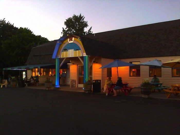 Bob-In Restaurant (Bob-In Again, Bobs Drive-In) - Bob-In Again Web Photos (newer photo)